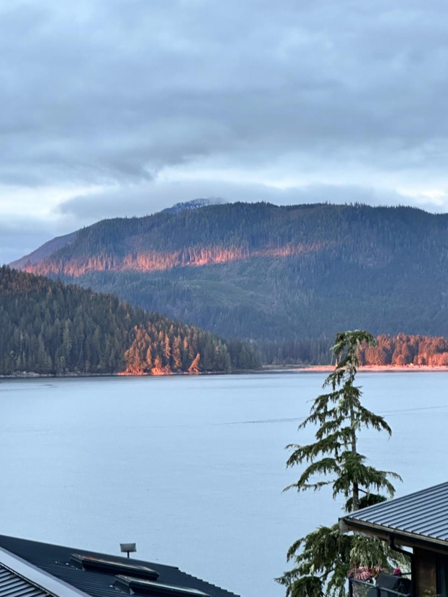 Bjorn Holm Vila Port Renfrew Exterior foto